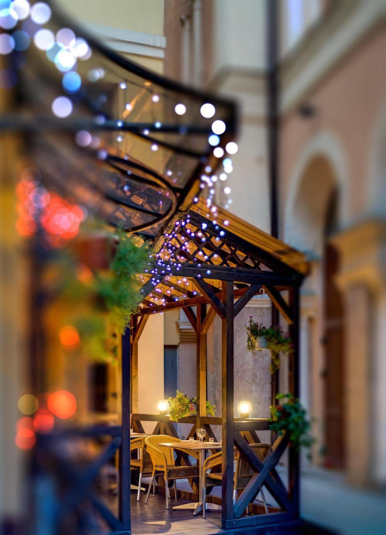 Pid Templem Hotel Ivano-Frankivsk Exterior photo